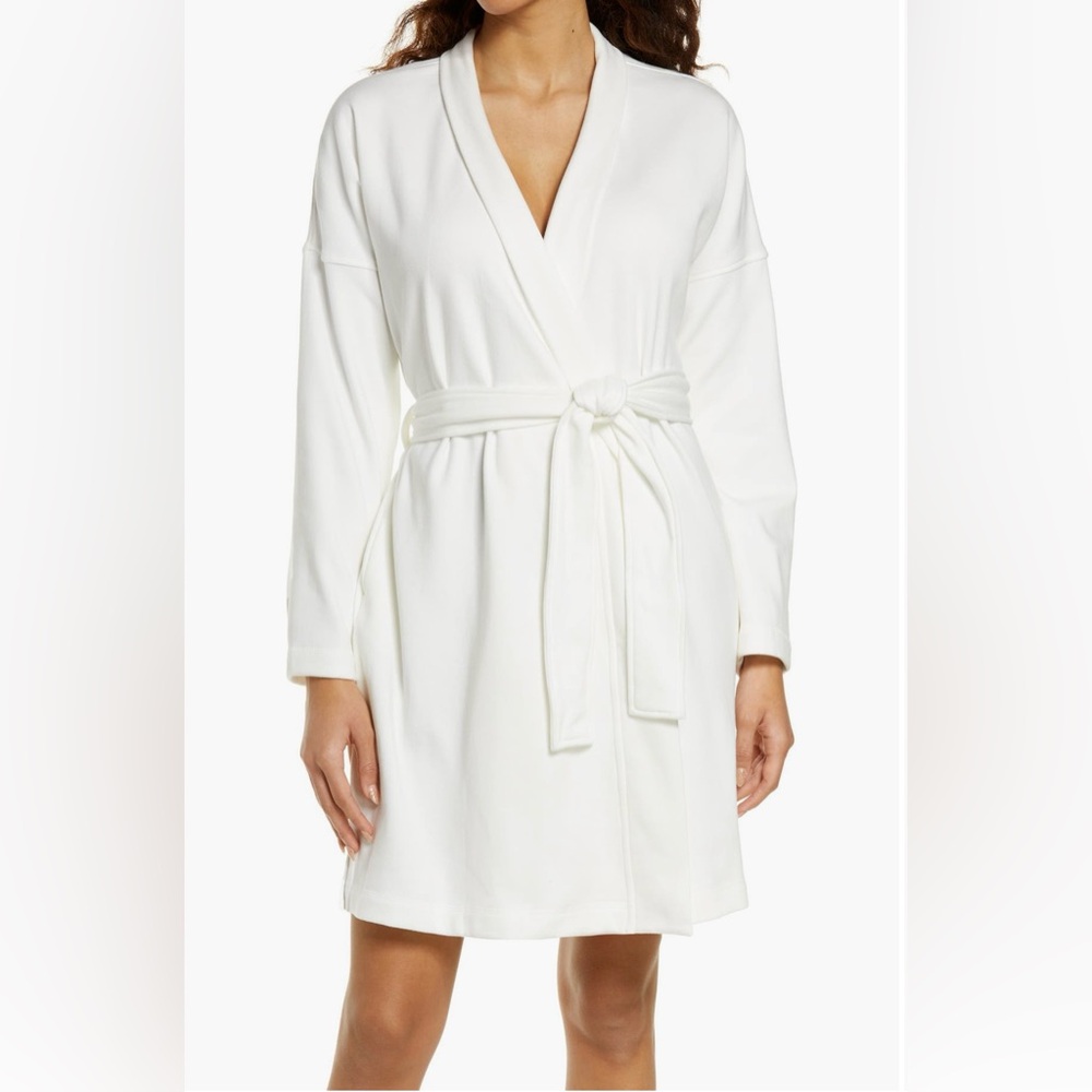 Women's White Robe - Picture 2 of 5